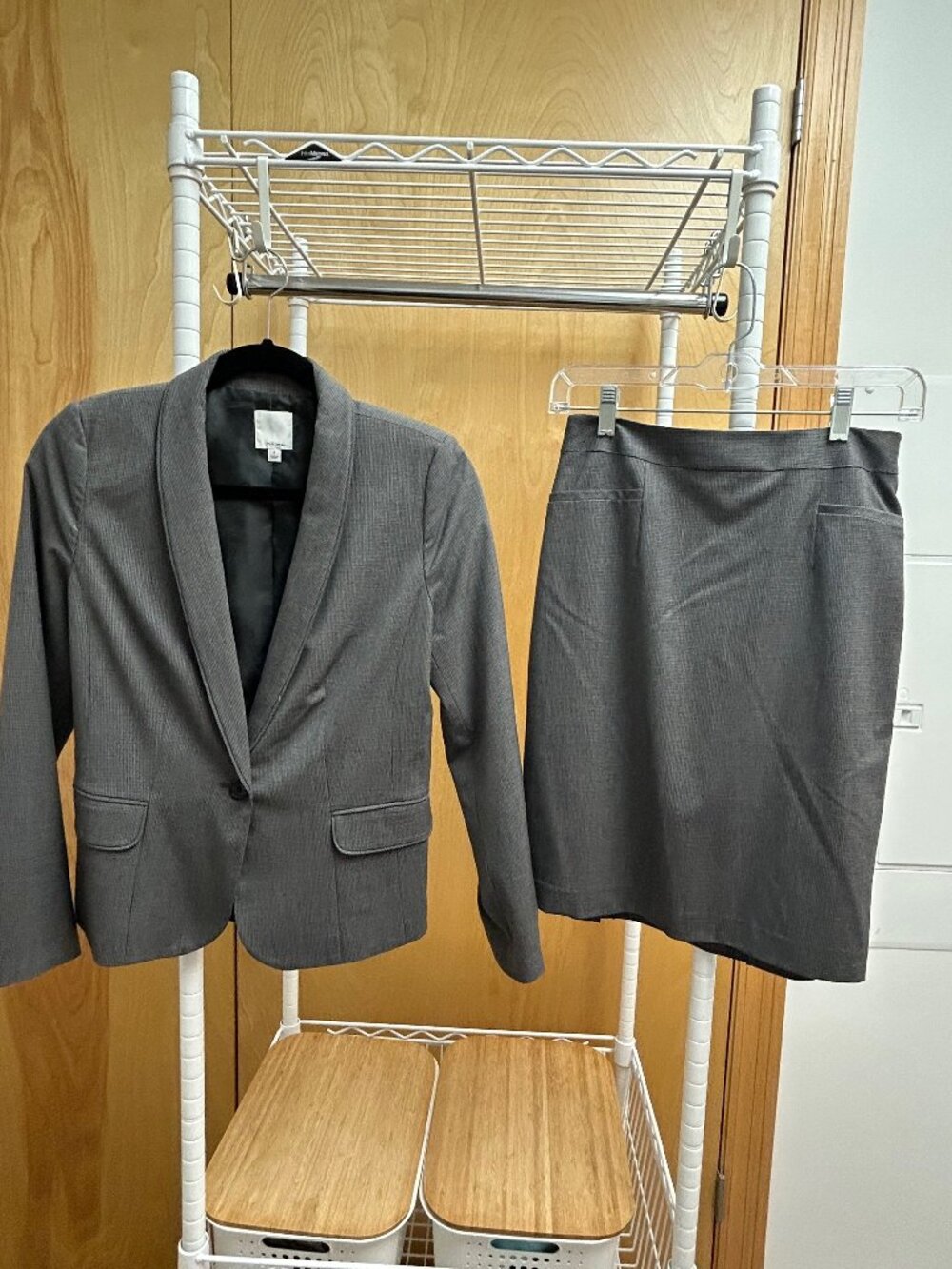 Halogen skirt suit size 8 jacket size 4 skirt in dark and light grey/beige
